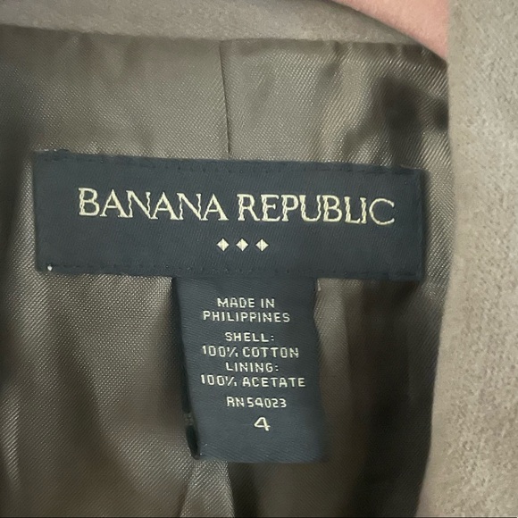 Banana Republic Jacket size 4. Purchased off of thred up, pretty good condition - Picture 4 of 4